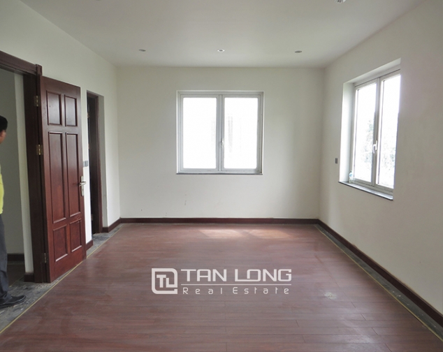 Unfurnished 3 bedroom villa for rent in Hoa Sua, Vinhomes Riverside, Long Bien dist 5