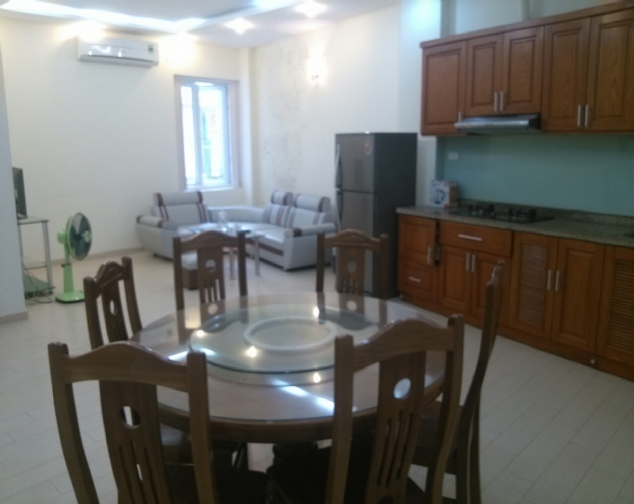 Well-lit serviced apartment for rent on De La Thanh, Dong Da 2